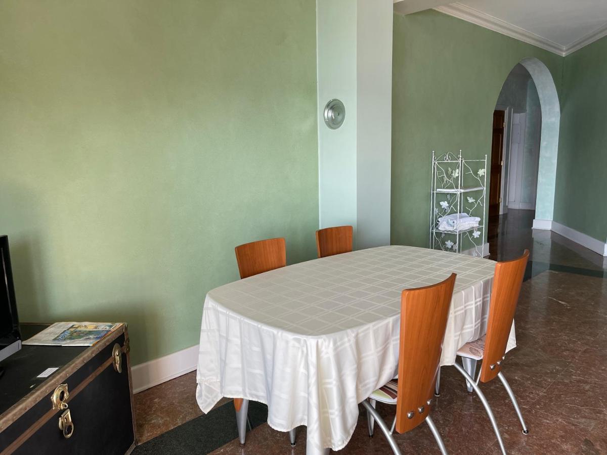 Apartments Lozina On The Beach Omis Bagian luar foto