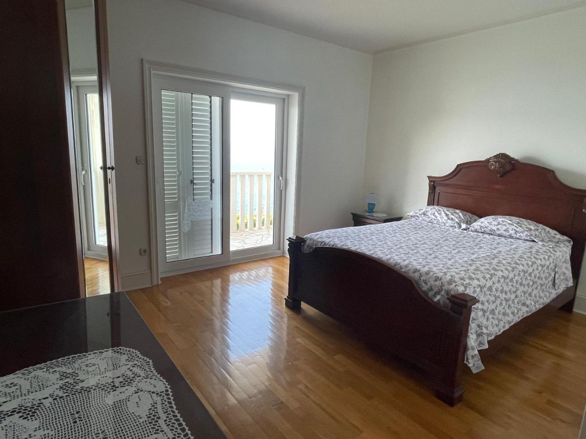 Apartments Lozina On The Beach Omis Bagian luar foto