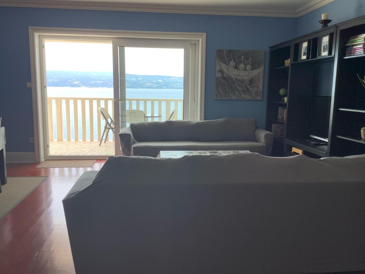Apartments Lozina On The Beach Omis Bagian luar foto